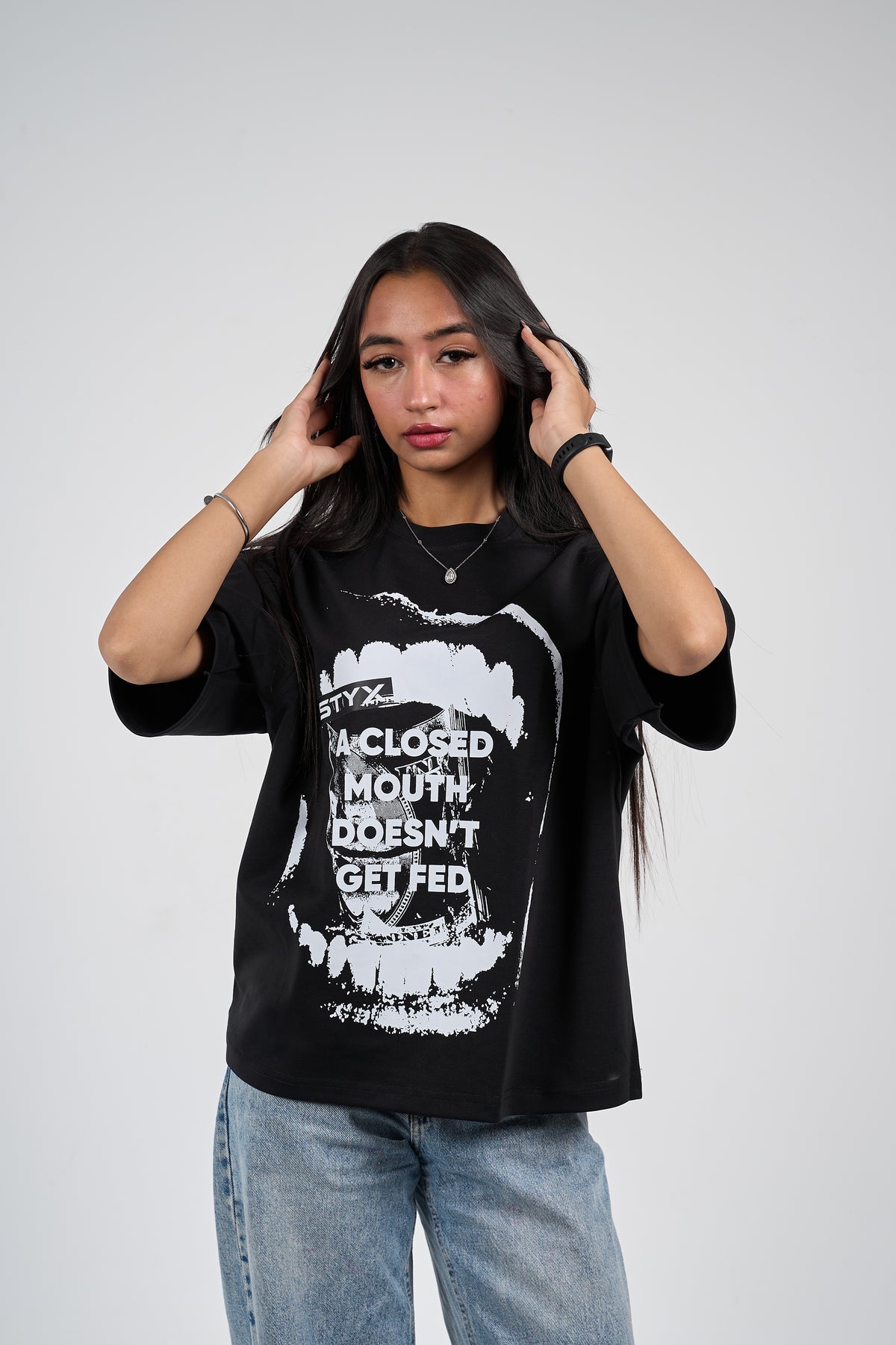 Closed Mouth black 
boxy-t-shirt